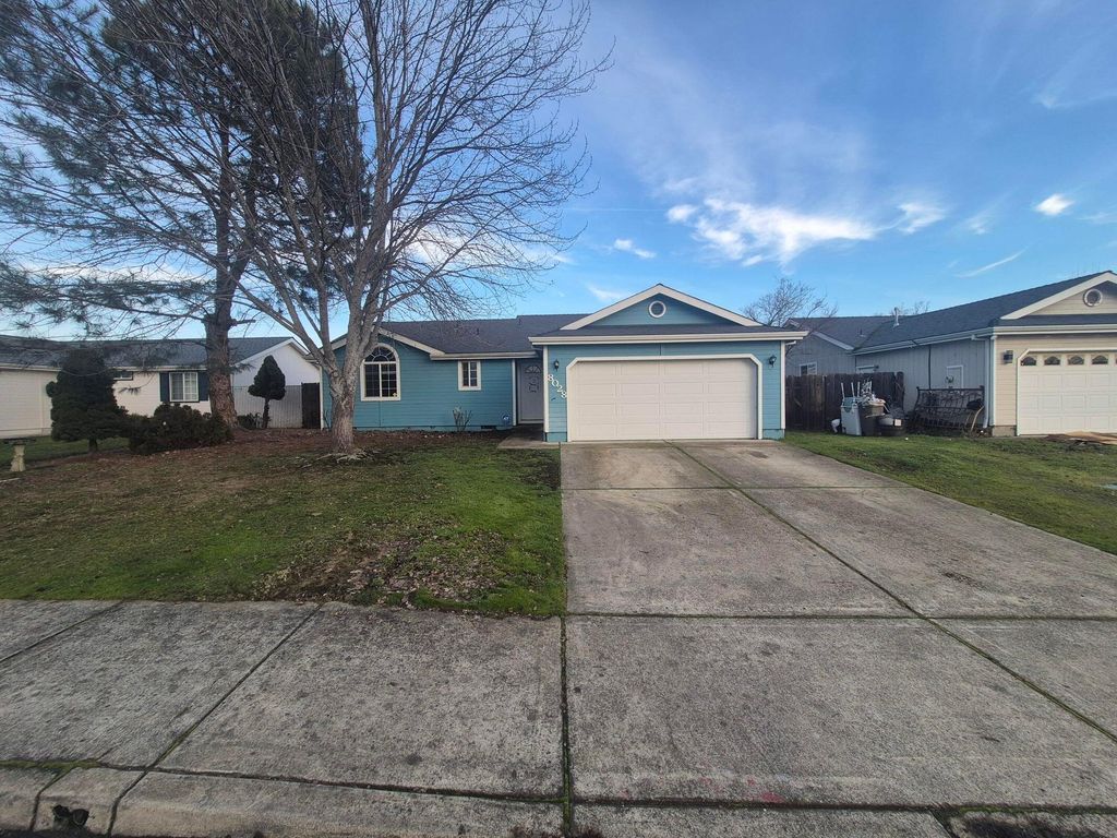 8028 Thunderhead Avenue, White City, OR 97503