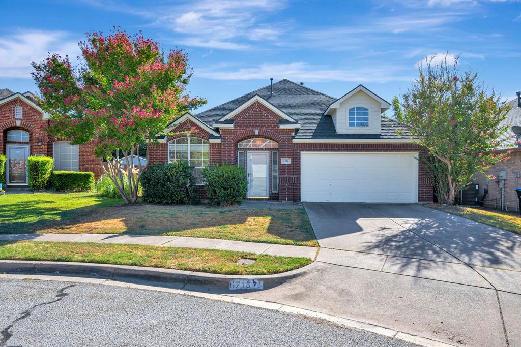 6716 Armstrong Court, Fort Worth, TX 76137 — exterior