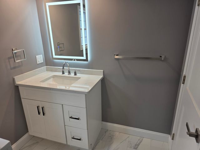 7 Trues Parkway, Sandown, NH 03873