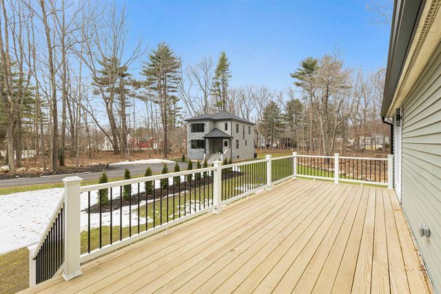 7 Trues Parkway, Sandown, NH 03873