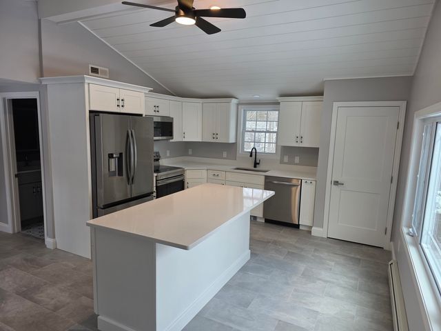 7 Trues Parkway, Sandown, NH 03873