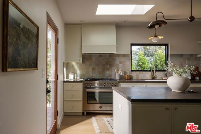3169 Garden Avenue, Los Angeles, CA 90039