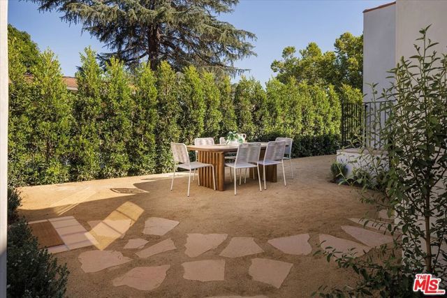 3169 Garden Avenue, Los Angeles, CA 90039