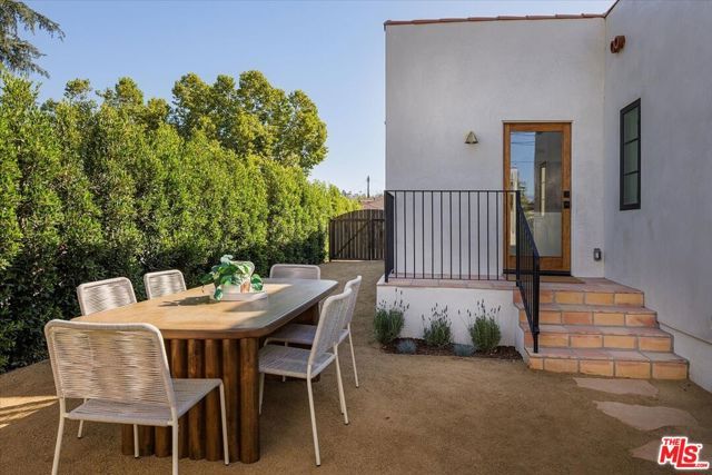 3169 Garden Avenue, Los Angeles, CA 90039