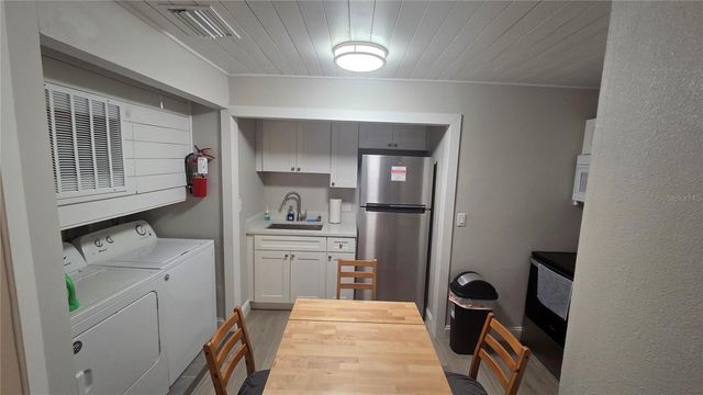 1524 6TH ST NW B, Largo, FL 33770