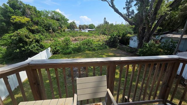 1524 6TH ST NW B, Largo, FL 33770