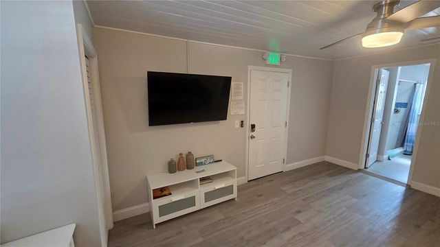 1524 6TH ST NW B, Largo, FL 33770