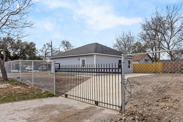 1201 Brighton, San Antonio, TX 78211