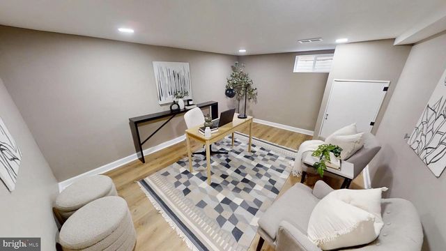 308 HOLY CROSS RD, Baltimore, MD 21225