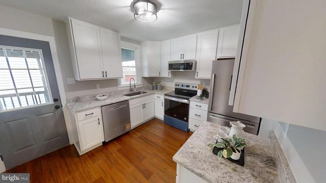 308 HOLY CROSS RD, Baltimore, MD 21225