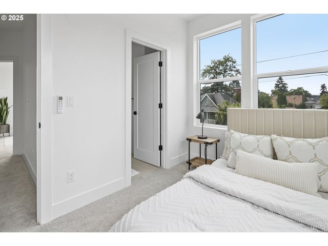 4730 Se 65TH Ave, Portland, OR 97206