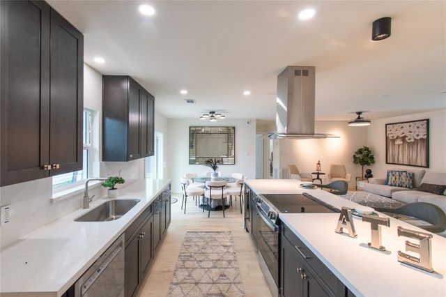 5326 De Lange Lane, Houston, TX 77092