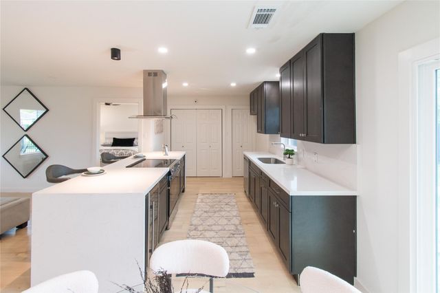 5326 De Lange Lane, Houston, TX 77092