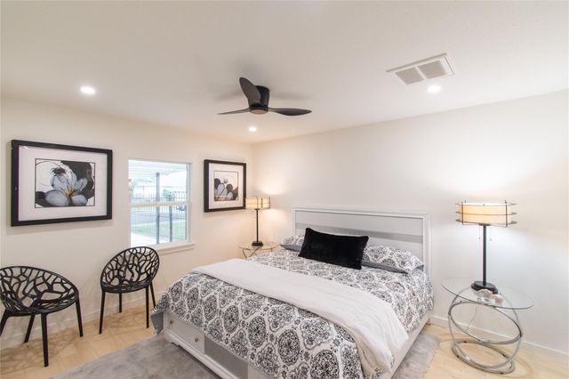 5326 De Lange Lane, Houston, TX 77092