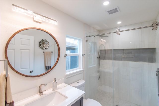 5326 De Lange Lane, Houston, TX 77092