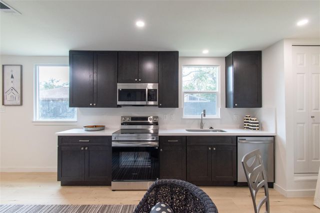 5326 De Lange Lane, Houston, TX 77092