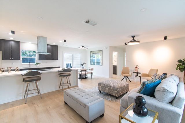 5326 De Lange Lane, Houston, TX 77092