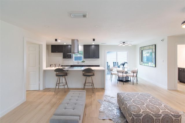 5326 De Lange Lane, Houston, TX 77092