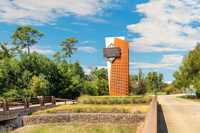 804 Fall Rock Branch Drive, Conroe, TX 77304