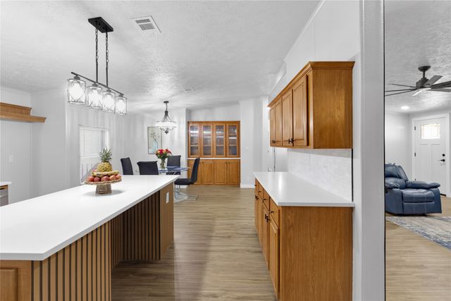 10595 Northlake Circle, Kemp, TX 75143