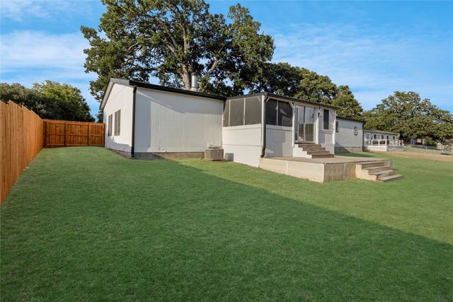 10595 Northlake Circle, Kemp, TX 75143