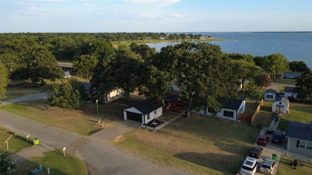 10595 Northlake Circle, Kemp, TX 75143