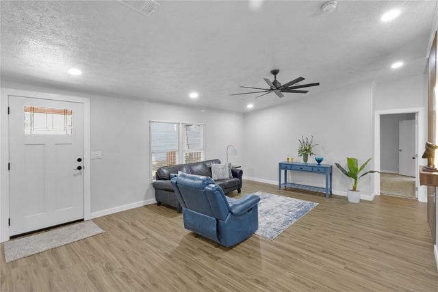 10595 Northlake Circle, Kemp, TX 75143