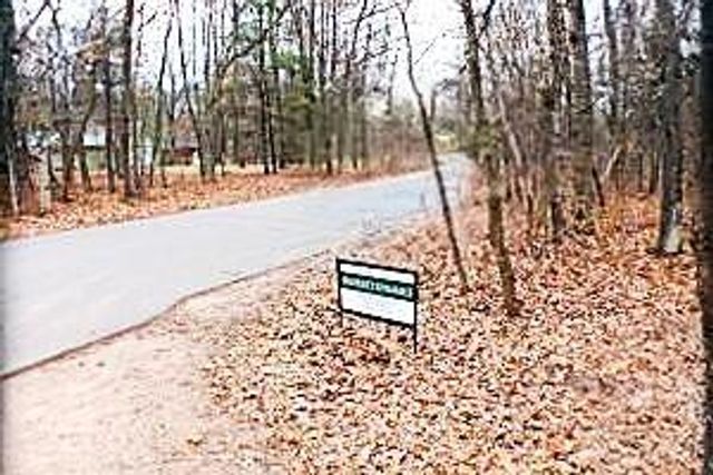 N1520 Spring Glen ROAD, Keshena, WI 54135