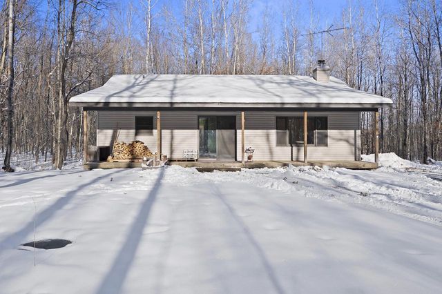 N1520 Spring Glen ROAD, Keshena, WI 54135