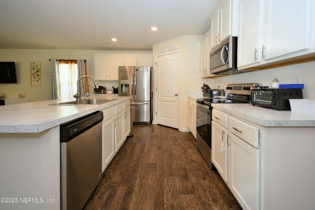 2536 BEACHVIEW Drive, Jacksonville, FL 32218