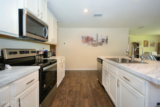 2536 BEACHVIEW Drive, Jacksonville, FL 32218