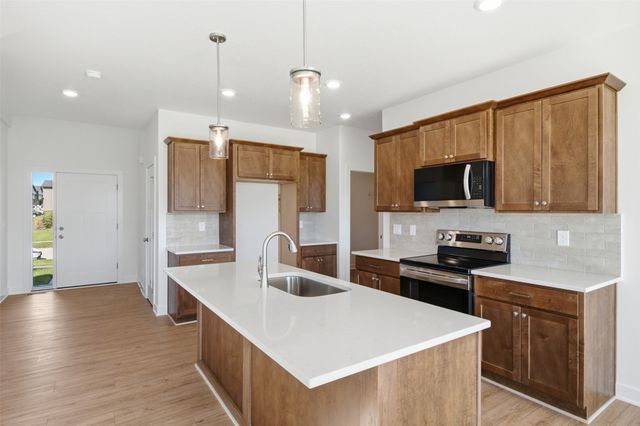895 11th Street, Waukee, IA 50263