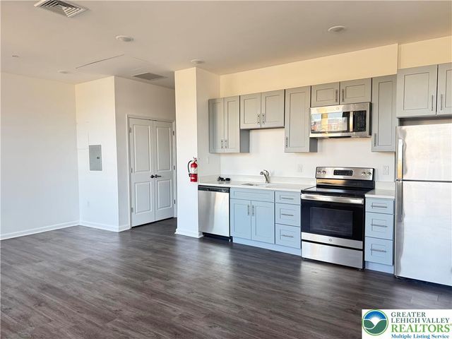 123 Lumber Street 2A, Allentown City, PA 18101