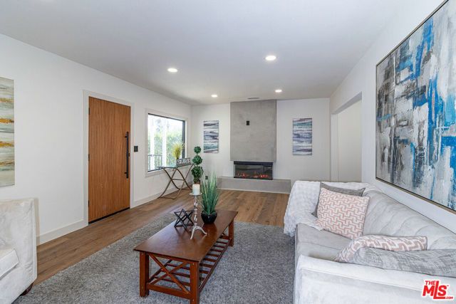 8954 Kramerwood Place, Los Angeles, CA 90034