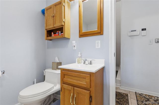 3129 Beacham Drive, Waterford, MI 48329
