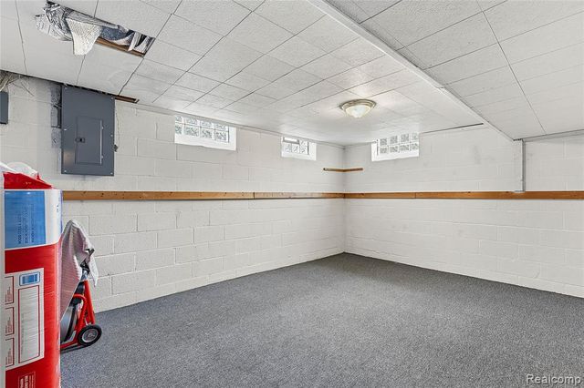 3129 Beacham Drive, Waterford, MI 48329