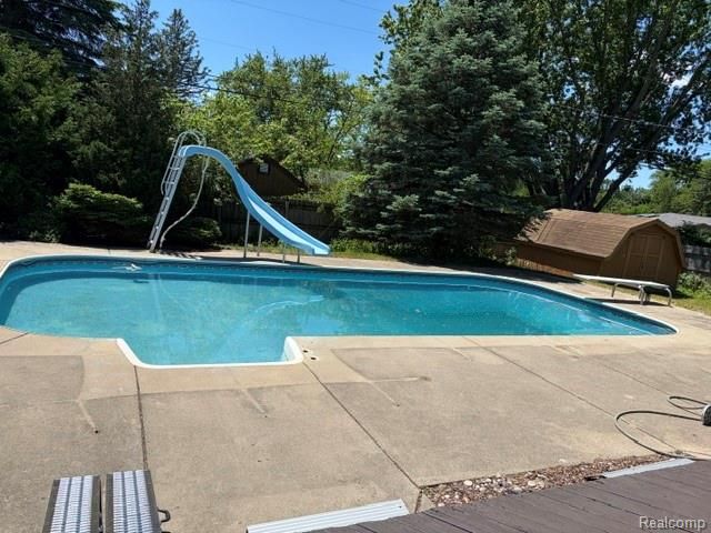 3129 Beacham Drive, Waterford, MI 48329