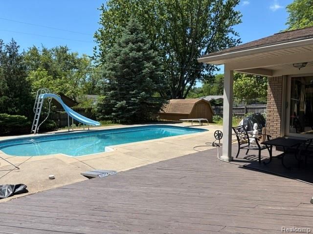 3129 Beacham Drive, Waterford, MI 48329