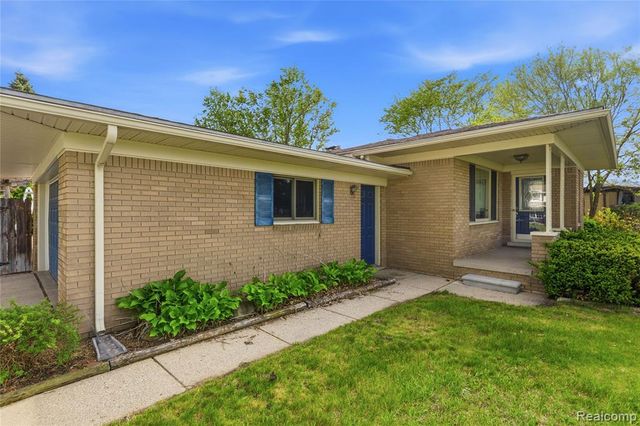 3129 Beacham Drive, Waterford, MI 48329