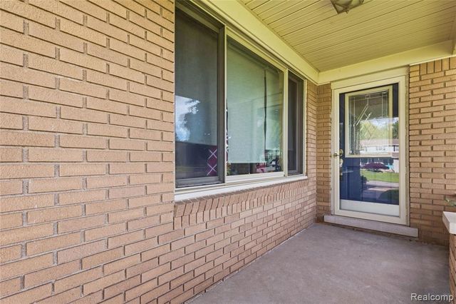 3129 Beacham Drive, Waterford, MI 48329