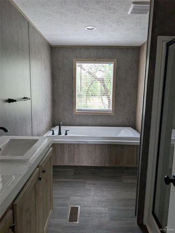 905 W Doffing Road W, San Juan, TX 78589
