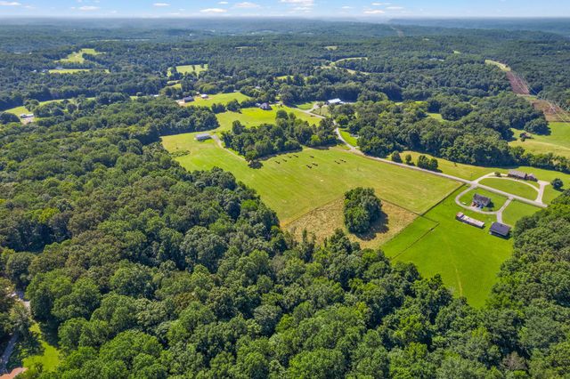2 Jim Read Rd, Ashland City, TN 37015