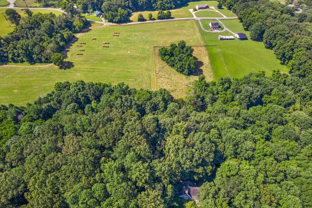 2 Jim Read Rd, Ashland City, TN 37015