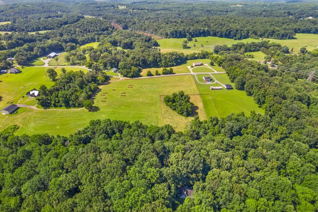 2 Jim Read Rd, Ashland City, TN 37015