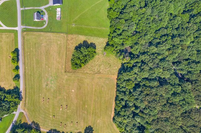 2 Jim Read Rd, Ashland City, TN 37015