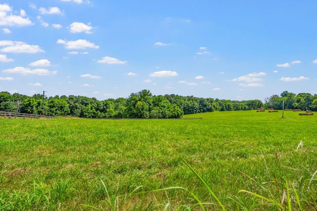 2 Jim Read Rd, Ashland City, TN 37015