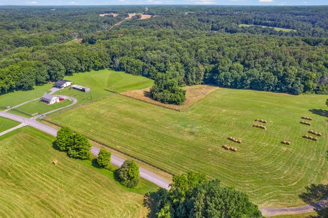 2 Jim Read Rd, Ashland City, TN 37015