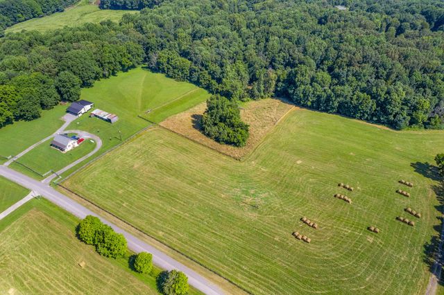 2 Jim Read Rd, Ashland City, TN 37015