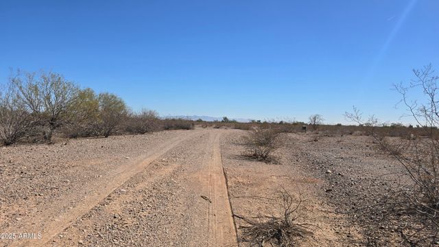 439X2 N Montecito Avenue 108, Tonopah, AZ 85354