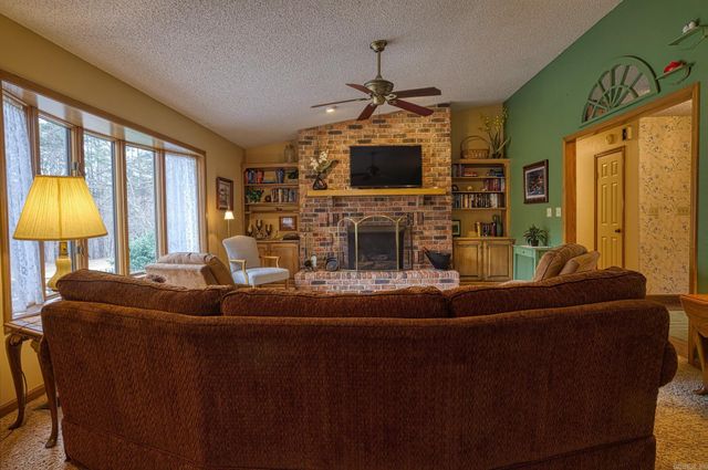 44 Doscientos Circle, Hot Springs Village, AR 71909